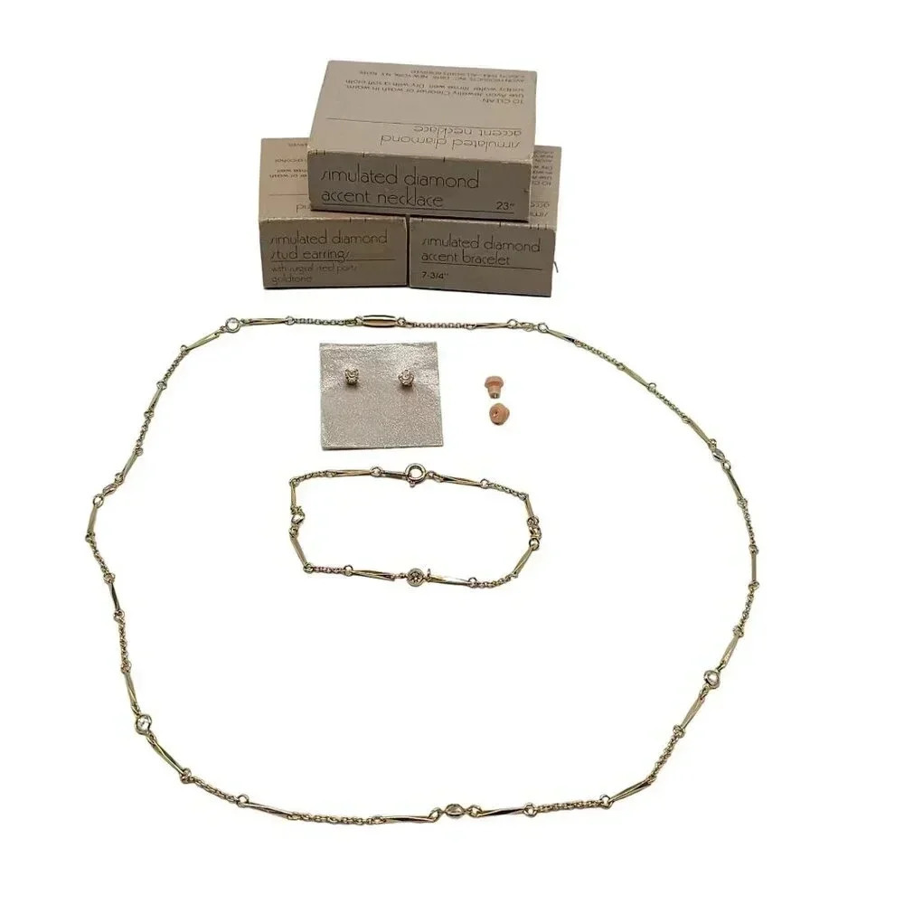 Avon Simulated Diamond Stud Earrings Necklace Bracelet Set Vintage 1984 in Box